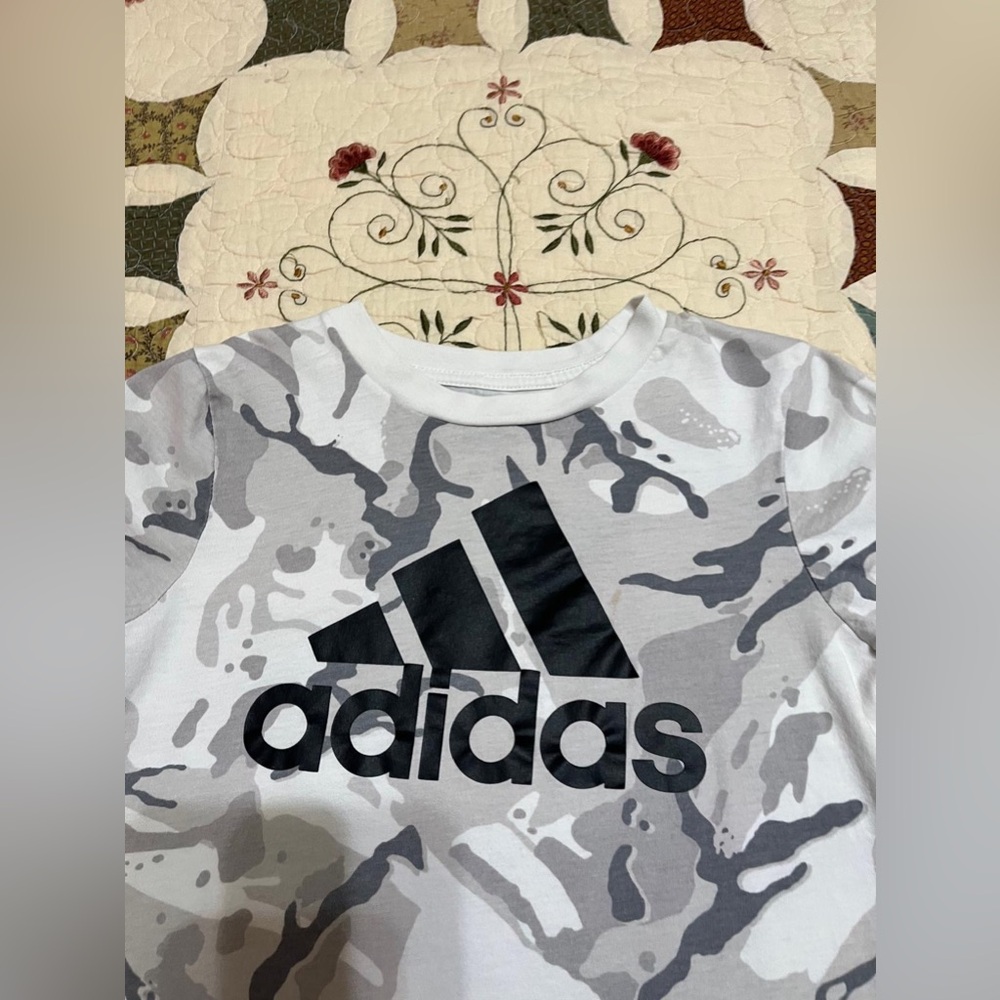 (2) Grey Adidas camo cotton tee size 5 - Picture 3 of 4